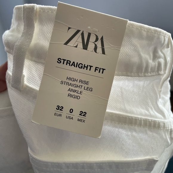 Zara size 0 NWT Straight Leg White Jeans - Picture 2 of 7
